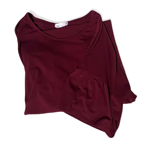 maroon short sleeve flowy blouse - Picture 3 of 3